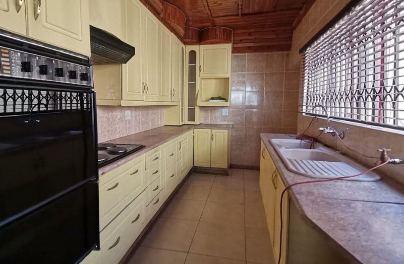 4 Bedroom Property for Sale in Brackenhurst Gauteng