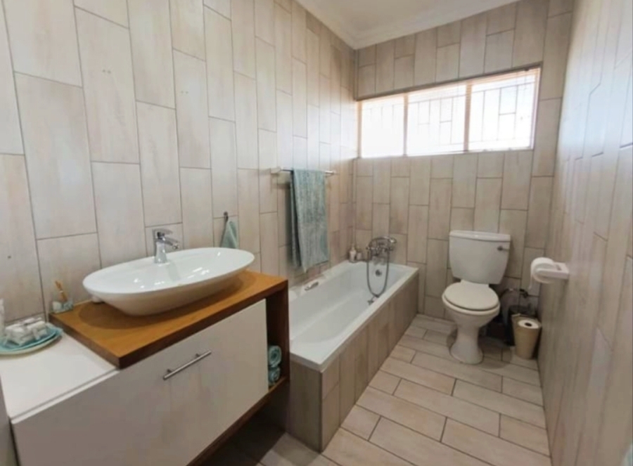 3 Bedroom Property for Sale in Brackenhurst Gauteng