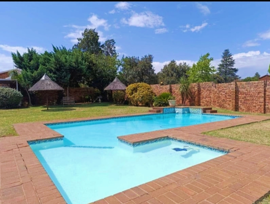 3 Bedroom Property for Sale in Brackenhurst Gauteng