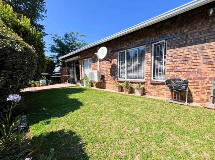 3 Bedroom Property for Sale in Brackenhurst Gauteng