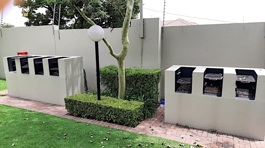 2 Bedroom Property for Sale in Bryanston Gauteng