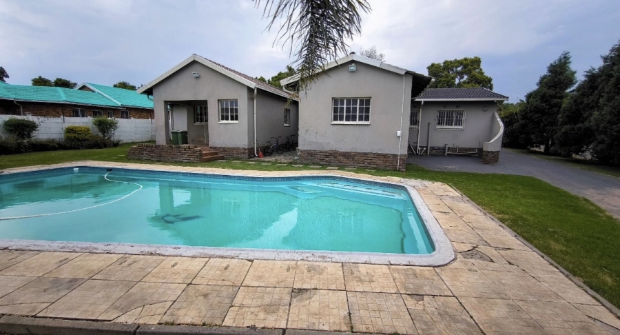 3 Bedroom Property for Sale in Brackenhurst Gauteng