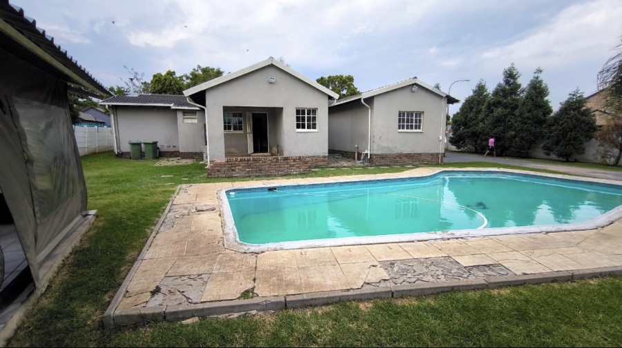 3 Bedroom Property for Sale in Brackenhurst Gauteng