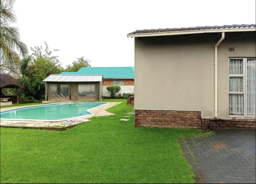 3 Bedroom Property for Sale in Brackenhurst Gauteng