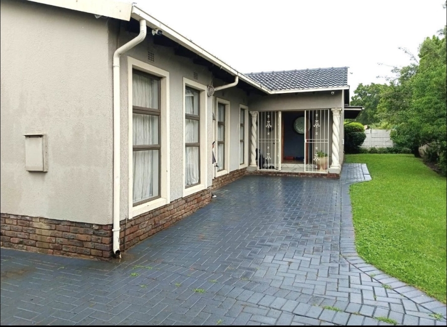 3 Bedroom Property for Sale in Brackenhurst Gauteng