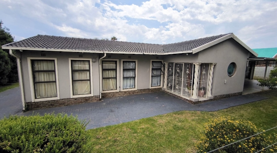 3 Bedroom Property for Sale in Brackenhurst Gauteng