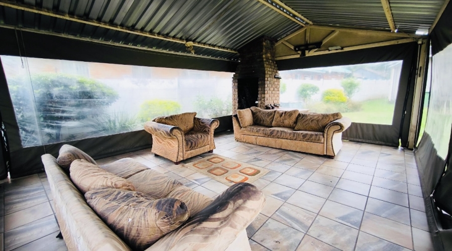 3 Bedroom Property for Sale in Brackenhurst Gauteng