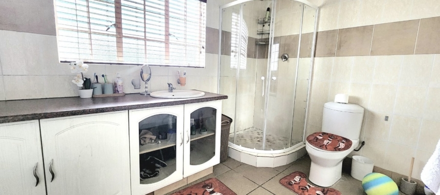 3 Bedroom Property for Sale in Brackenhurst Gauteng