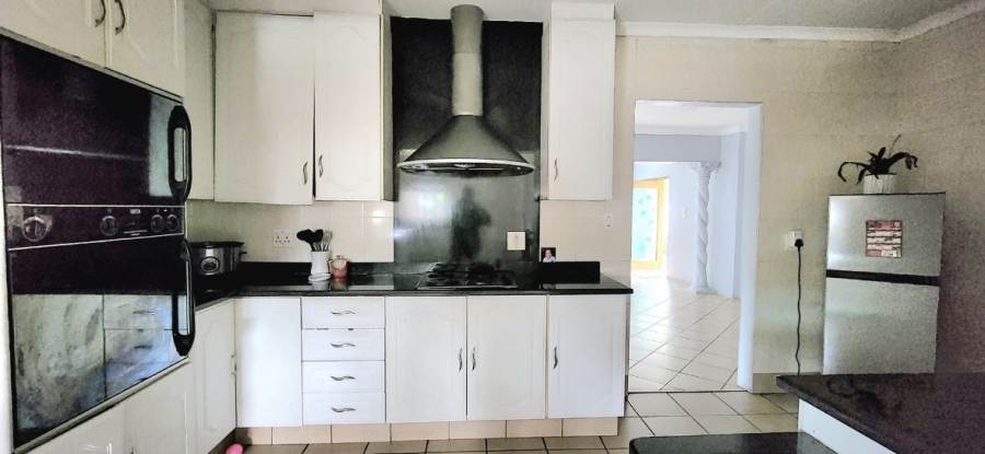 3 Bedroom Property for Sale in Brackenhurst Gauteng