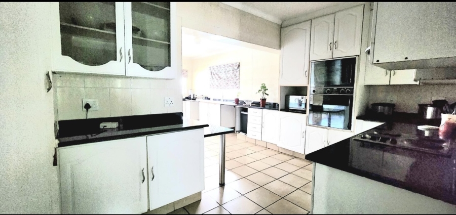 3 Bedroom Property for Sale in Brackenhurst Gauteng