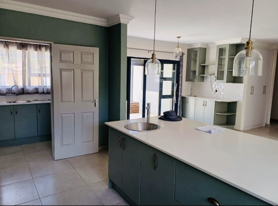 4 Bedroom Property for Sale in Brackenhurst Gauteng