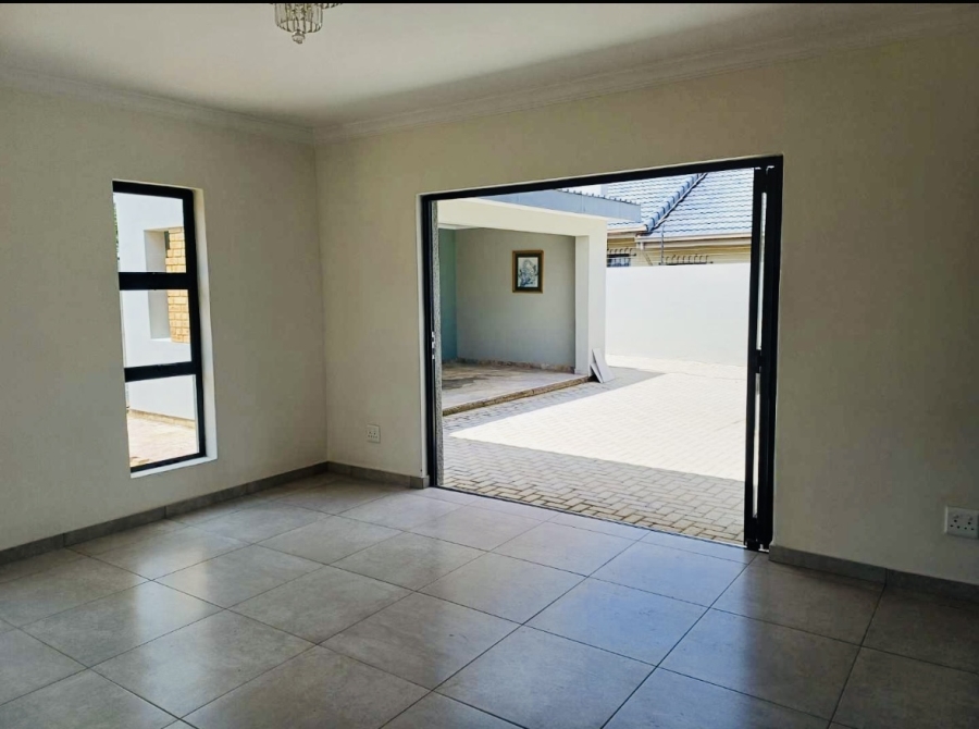 4 Bedroom Property for Sale in Brackenhurst Gauteng