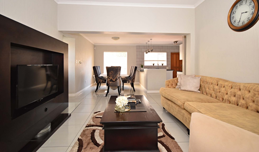 2 Bedroom Property for Sale in Bromhof Gauteng