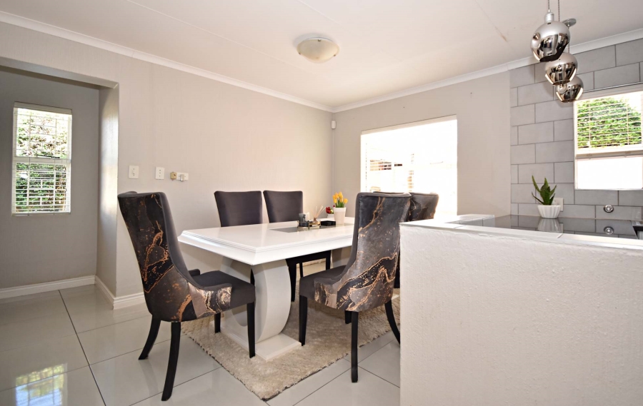 2 Bedroom Property for Sale in Bromhof Gauteng