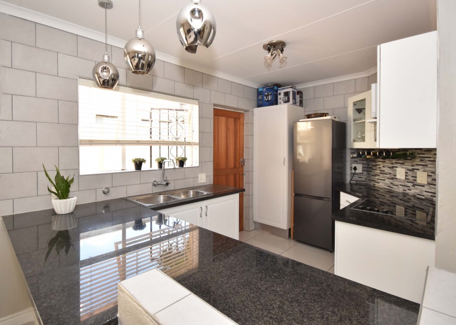 2 Bedroom Property for Sale in Bromhof Gauteng