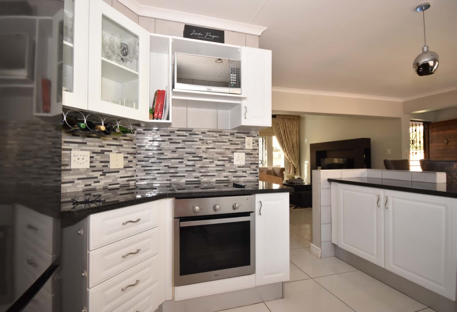 2 Bedroom Property for Sale in Bromhof Gauteng