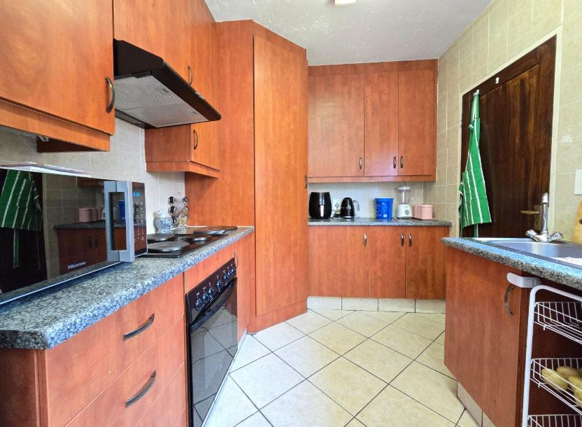 3 Bedroom Property for Sale in Brackendowns Gauteng