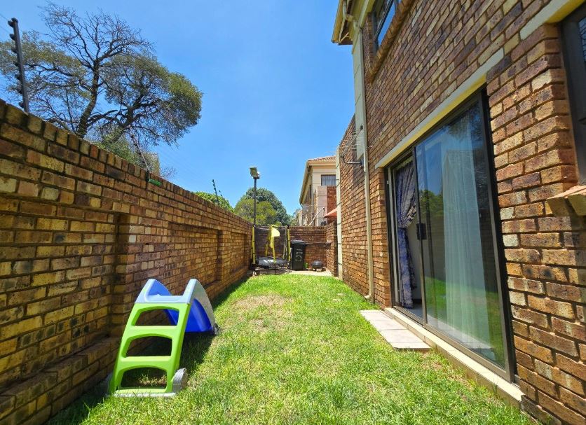 3 Bedroom Property for Sale in Brackendowns Gauteng