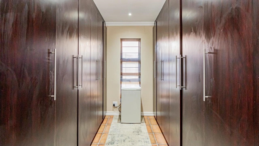4 Bedroom Property for Sale in Brackendowns Gauteng