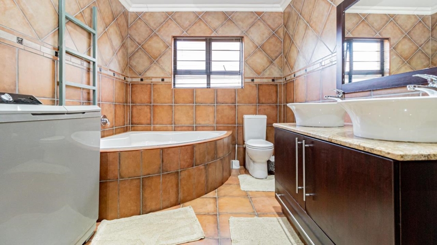 4 Bedroom Property for Sale in Brackendowns Gauteng