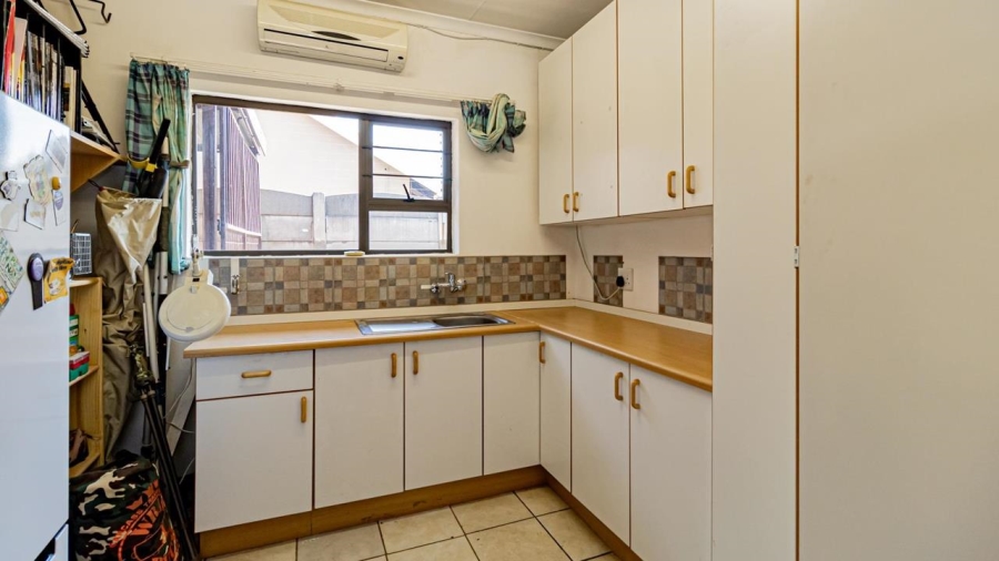 4 Bedroom Property for Sale in Brackendowns Gauteng