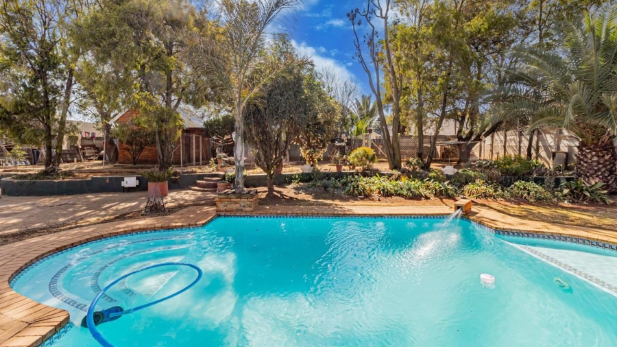 4 Bedroom Property for Sale in Brackendowns Gauteng
