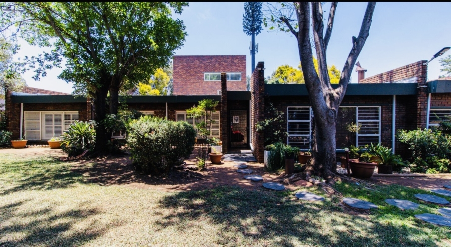 5 Bedroom Property for Sale in Brackenhurst Gauteng