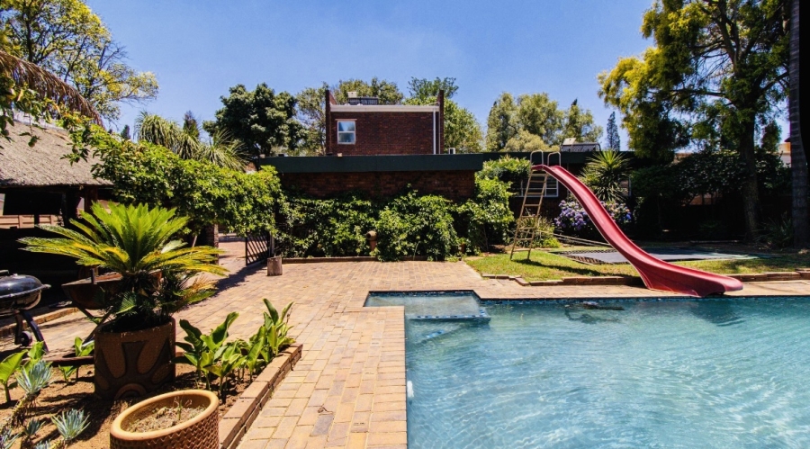 5 Bedroom Property for Sale in Brackenhurst Gauteng