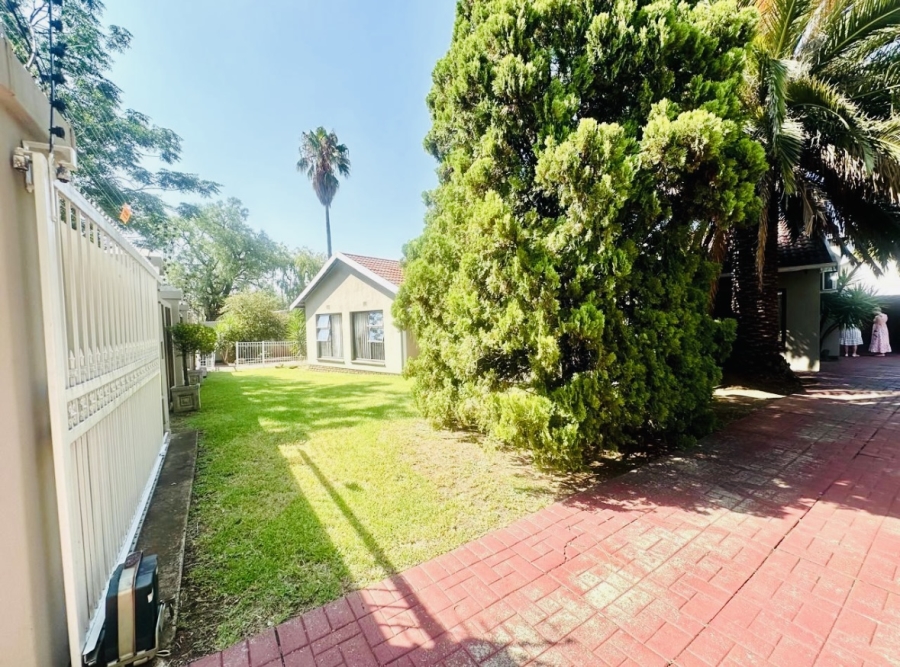 3 Bedroom Property for Sale in Brackenhurst Gauteng