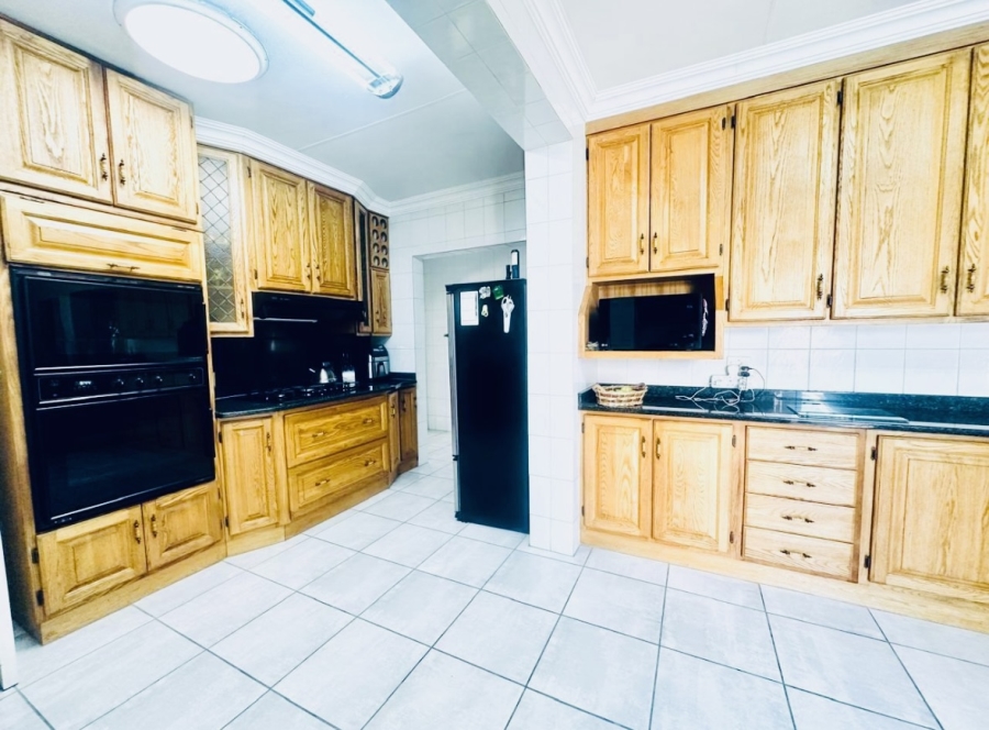 3 Bedroom Property for Sale in Brackenhurst Gauteng