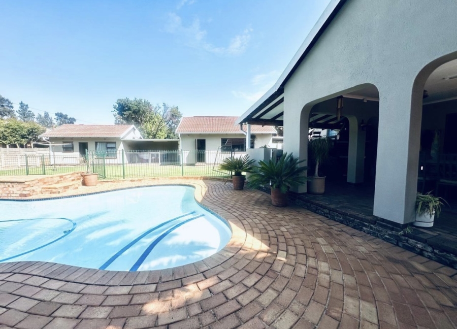 3 Bedroom Property for Sale in Brackenhurst Gauteng