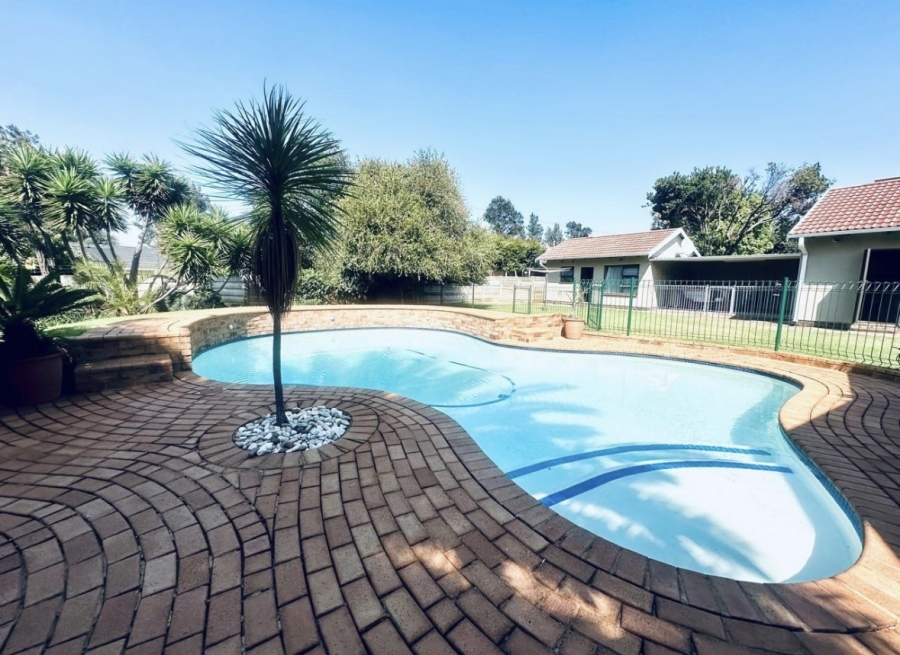 3 Bedroom Property for Sale in Brackenhurst Gauteng