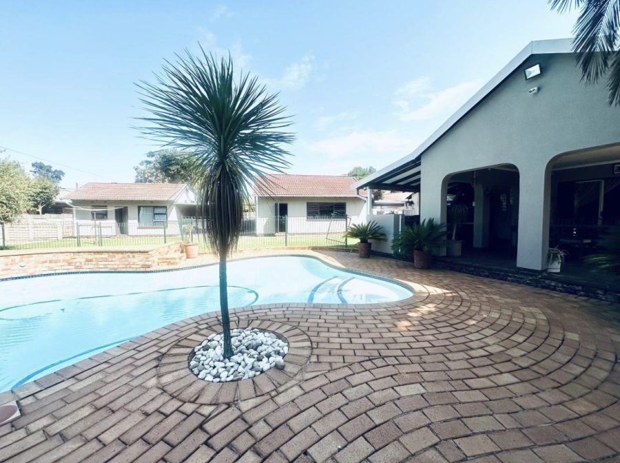 3 Bedroom Property for Sale in Brackenhurst Gauteng