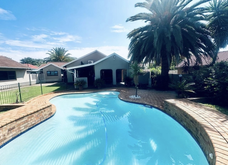 3 Bedroom Property for Sale in Brackenhurst Gauteng