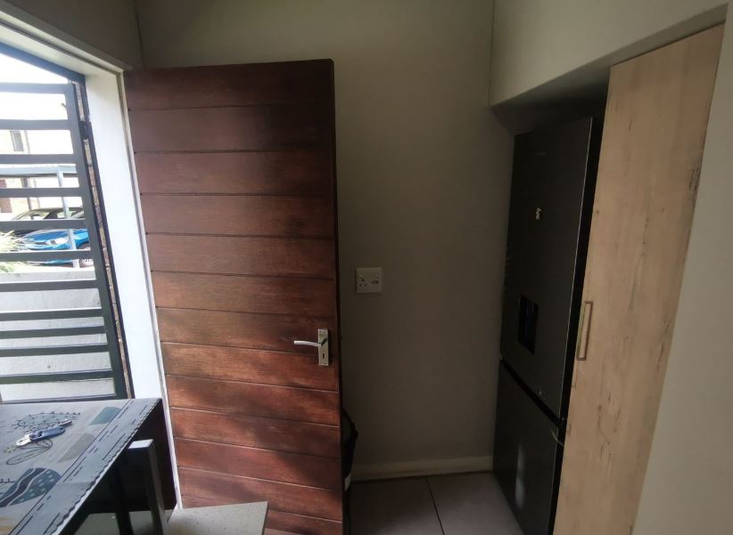 2 Bedroom Property for Sale in Albertsdal Gauteng