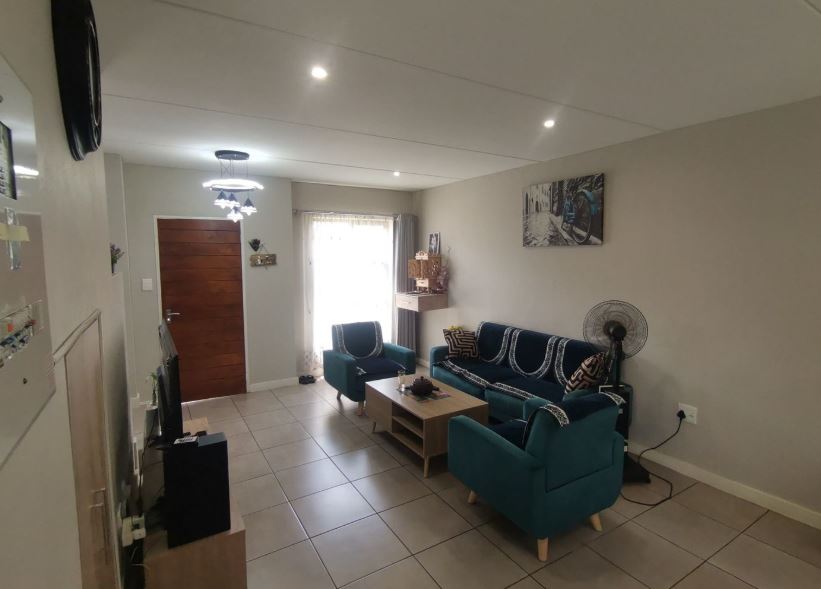 2 Bedroom Property for Sale in Albertsdal Gauteng