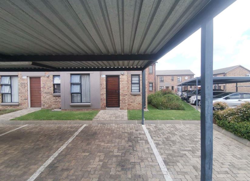 2 Bedroom Property for Sale in Albertsdal Gauteng