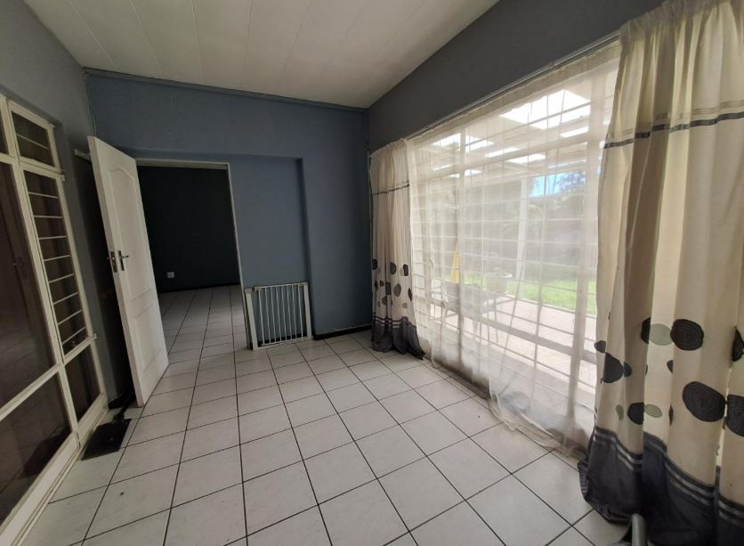 3 Bedroom Property for Sale in Brackendowns Gauteng