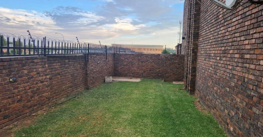 3 Bedroom Property for Sale in Brackendowns Gauteng