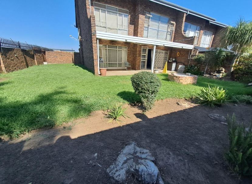 3 Bedroom Property for Sale in Brackendowns Gauteng