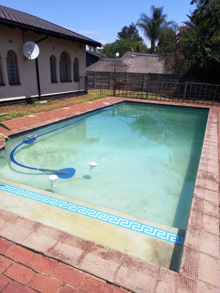 4 Bedroom Property for Sale in Verwoerdpark Gauteng