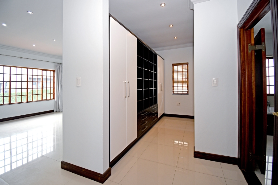 5 Bedroom Property for Sale in Bryanston Gauteng