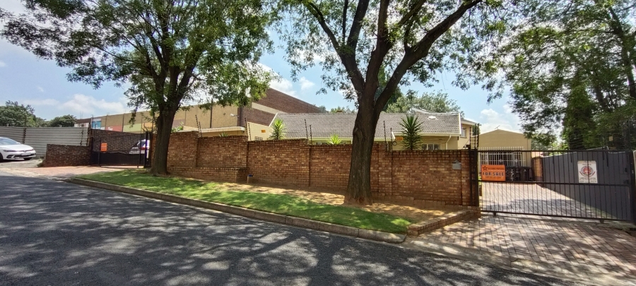 4 Bedroom Property for Sale in Lambton Gauteng