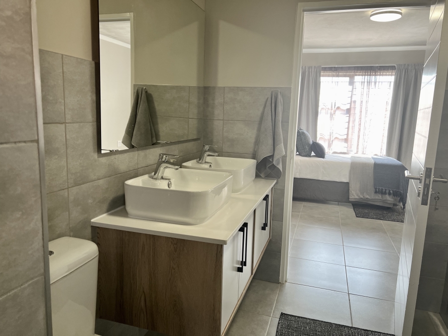 2 Bedroom Property for Sale in Olympus AH Gauteng