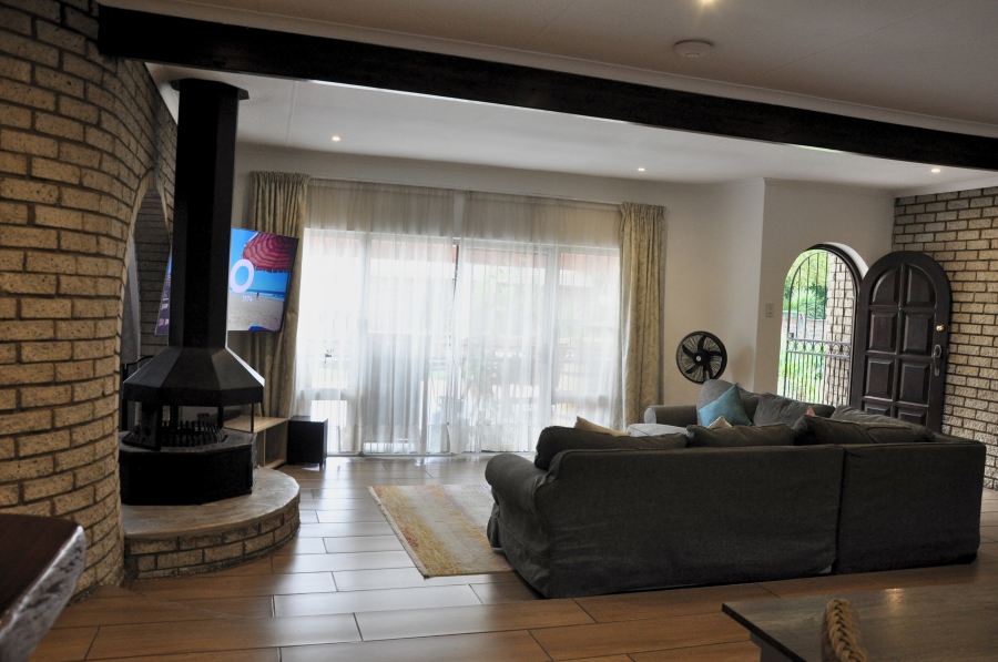 4 Bedroom Property for Sale in Paulshof Gauteng