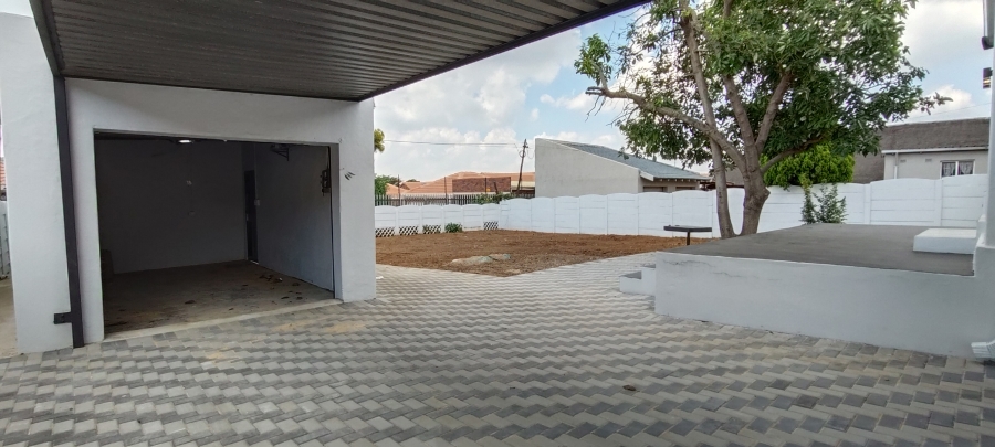 2 Bedroom Property for Sale in Florentia Gauteng