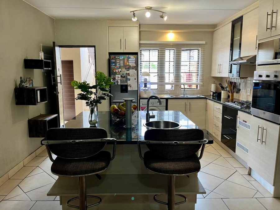 3 Bedroom Property for Sale in North Riding Gauteng