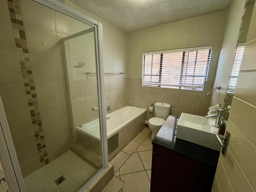 3 Bedroom Property for Sale in North Riding Gauteng