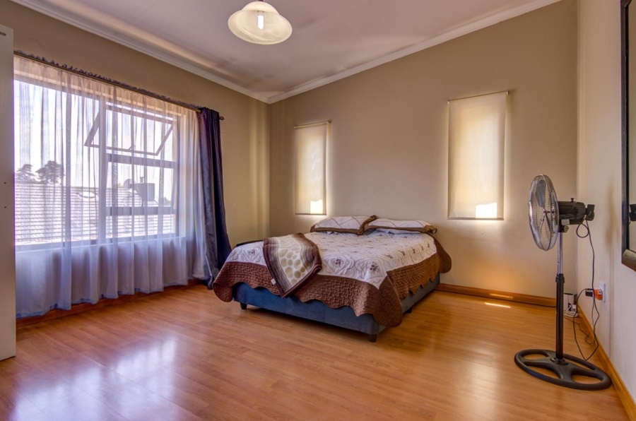 6 Bedroom Property for Sale in Edleen Gauteng