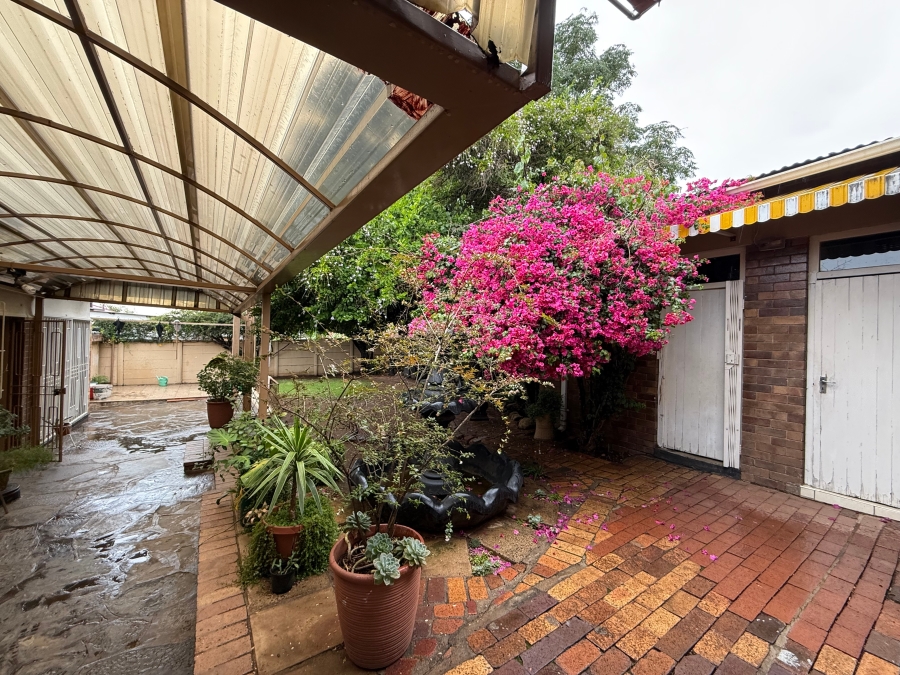 4 Bedroom Property for Sale in Rosettenville Gauteng